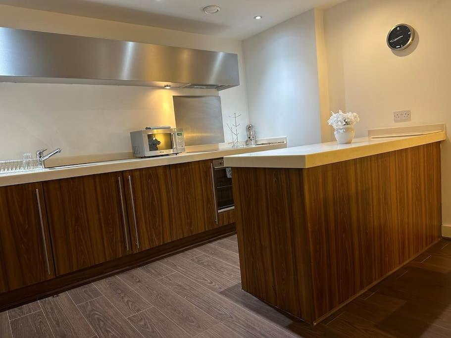 Heart Of Bham Free Parking - Walk To Everything/1 Min From New St Station Birmingham Dış mekan fotoğraf